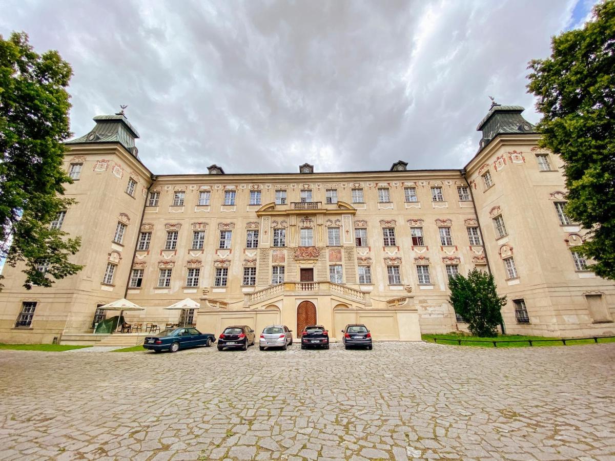 Hotel Zamek Krolewski W Rydzynie Rydzyna Exterior foto